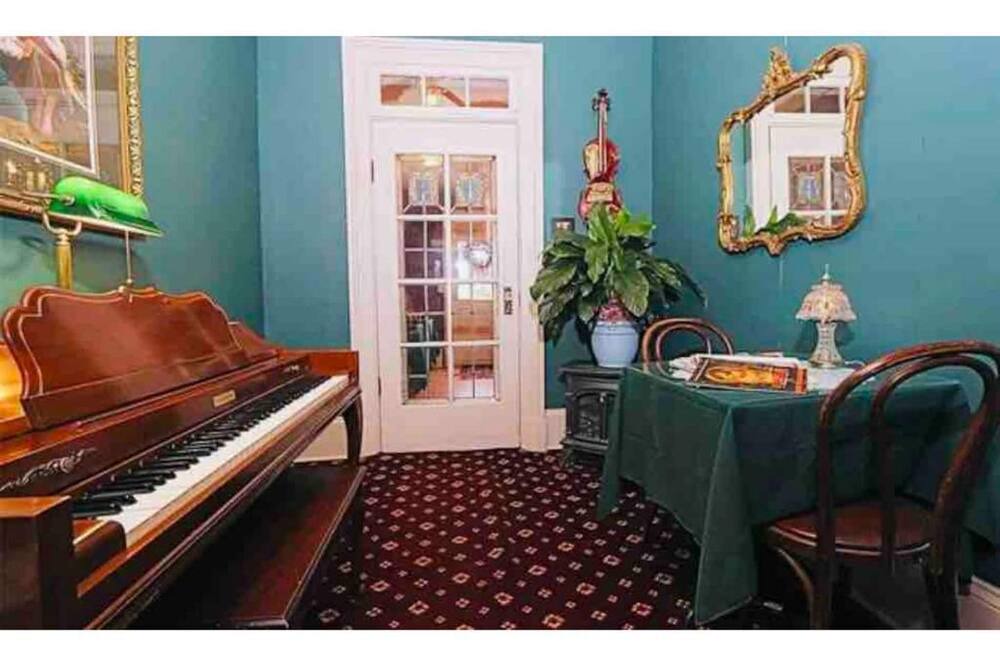 Photo of Bedroom in Ste Genevieve