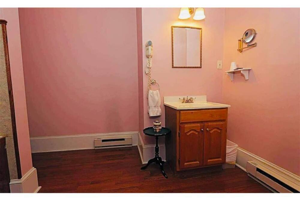 Photo of Bedroom in Ste Genevieve