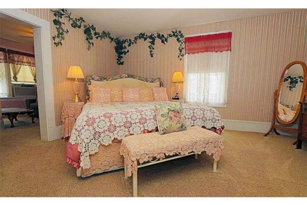 Photo of Bedroom in Ste Genevieve