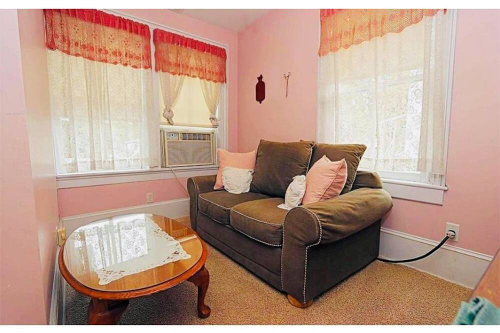 Photo of Livingroom in Ste Genevieve