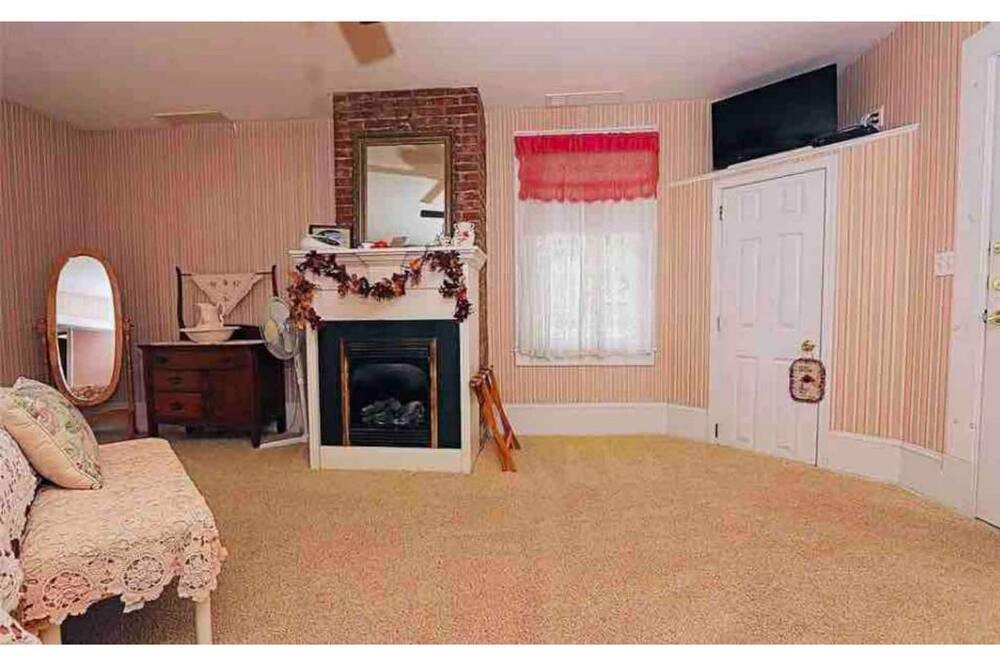 Photo of Bedroom in Ste Genevieve