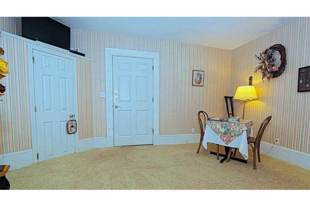 Photo of Bedroom in Ste Genevieve