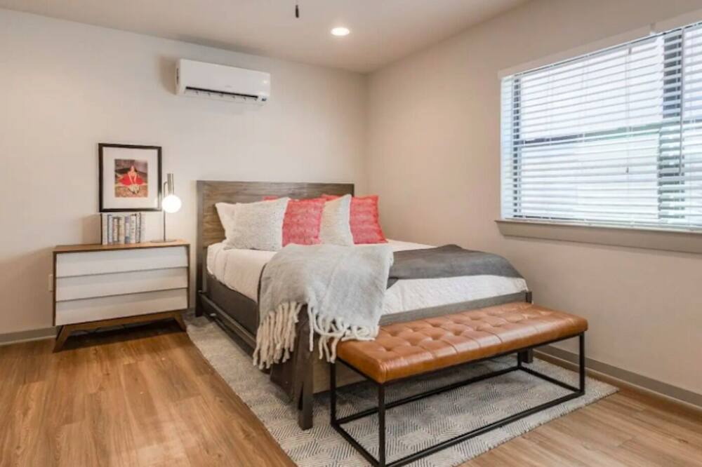 Photo of Bedroom in Knox - Henderson