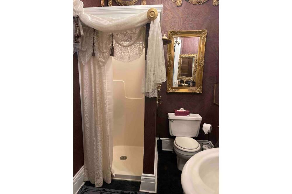 Photo of Bathroom in Hollowville
