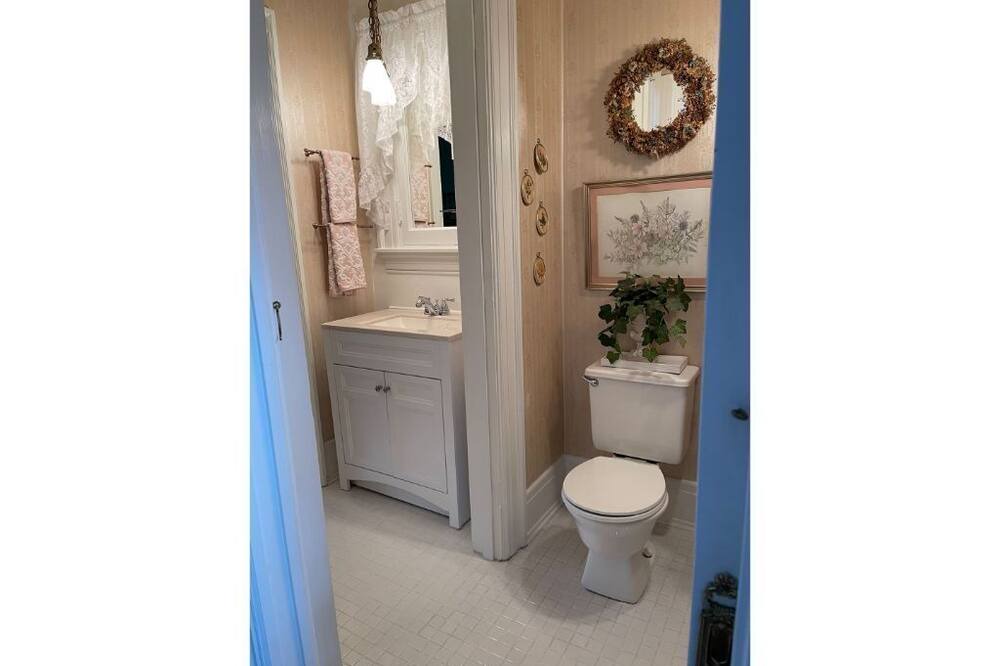 Photo of Bathroom in Hollowville