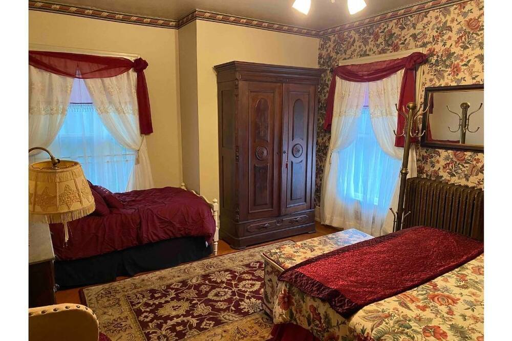 Photo of Bedroom in Hollowville