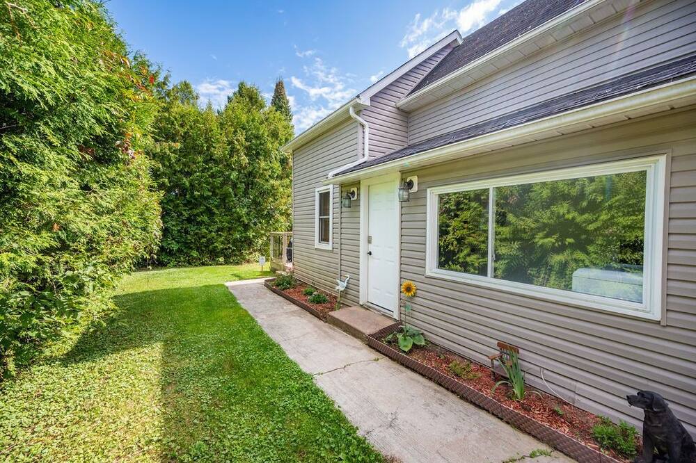 Photo of Outdoor in Pembroke