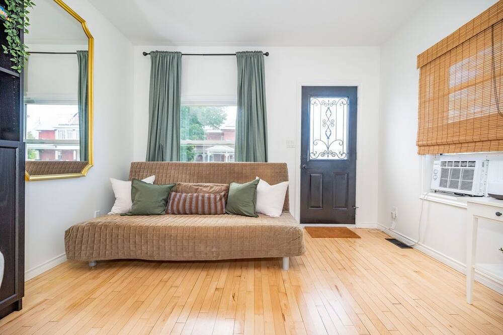 Photo of Livingroom in Pembroke