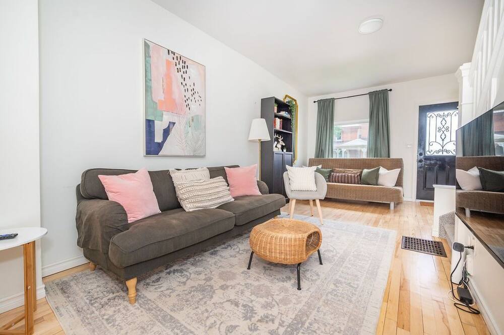 Photo of Livingroom in Pembroke
