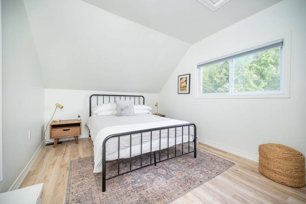 Photo of Bedroom in Pembroke