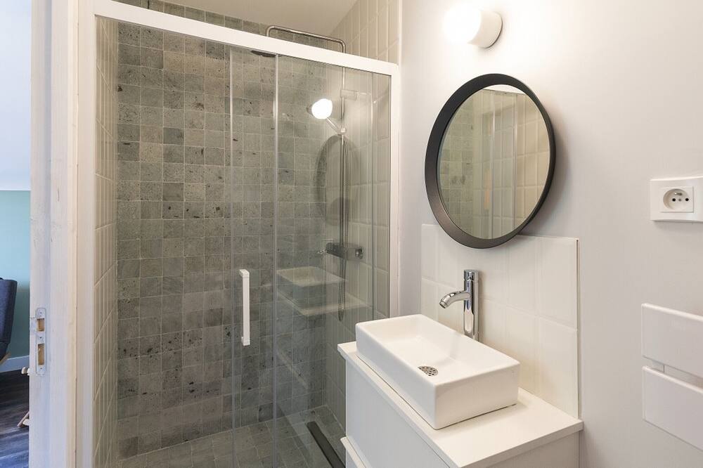 Photo of Bathroom in Esterre