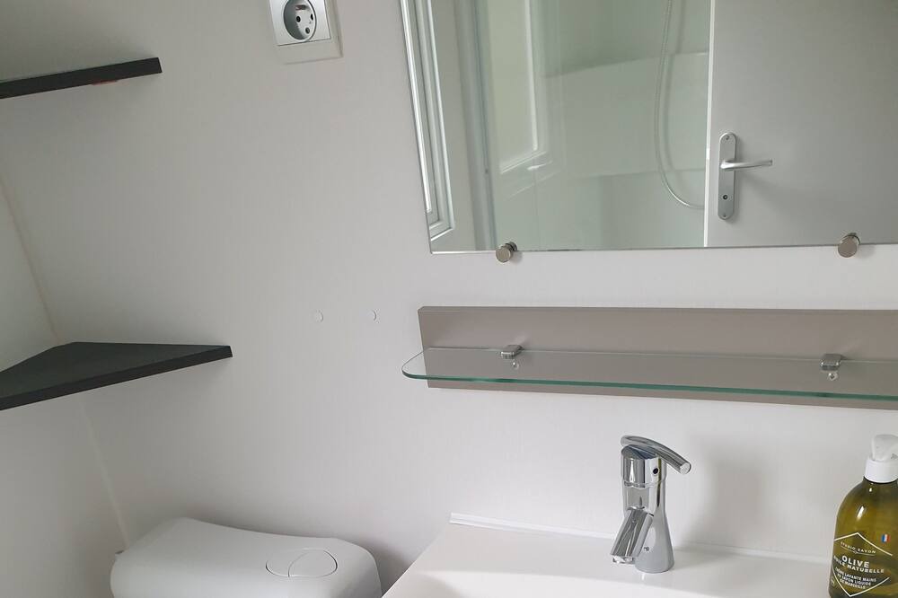 Photo of Bathroom in Gastes