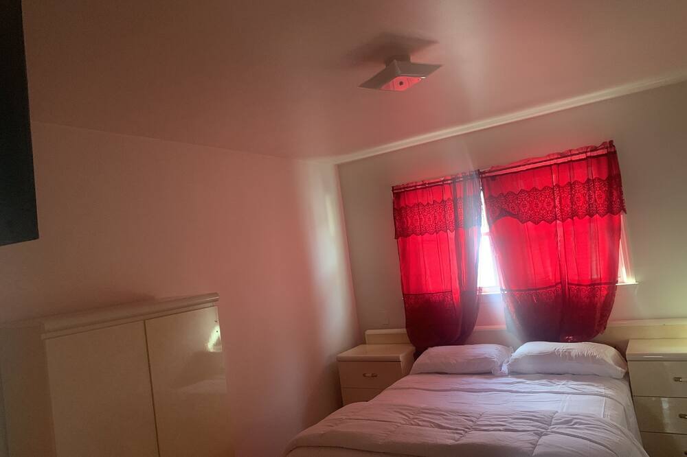 Photo of Bedroom in Linden