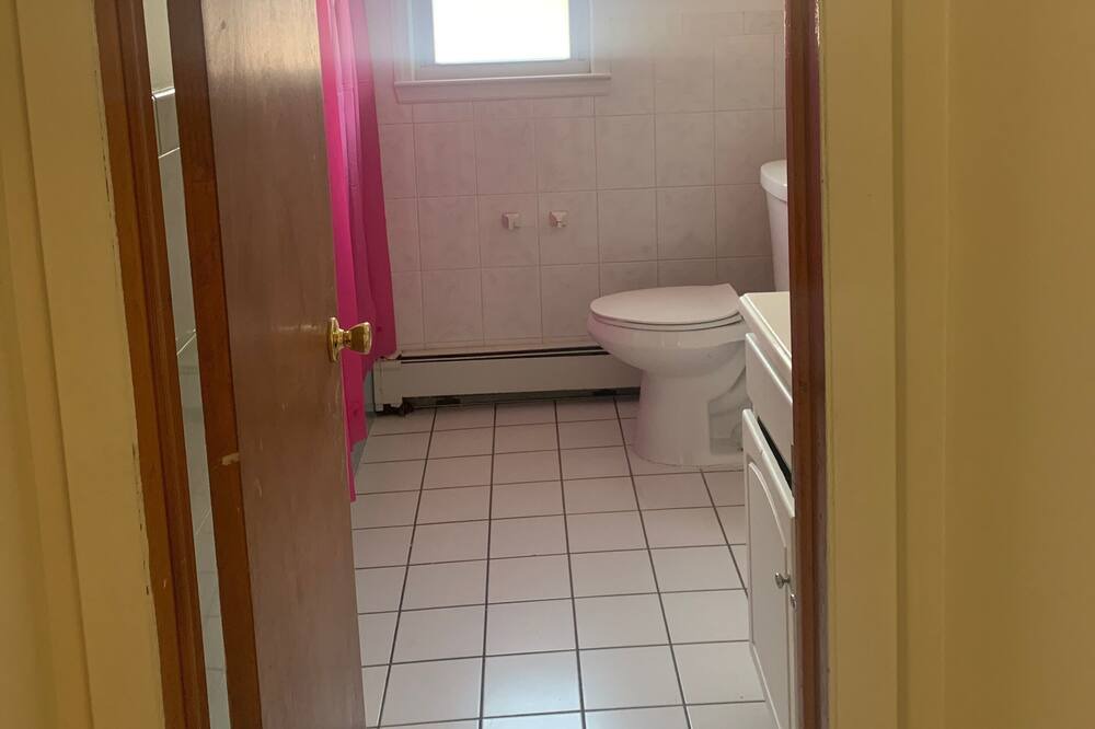 Photo of Bathroom in Linden