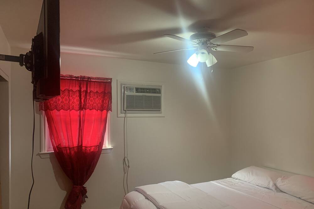 Photo of Bedroom in Linden