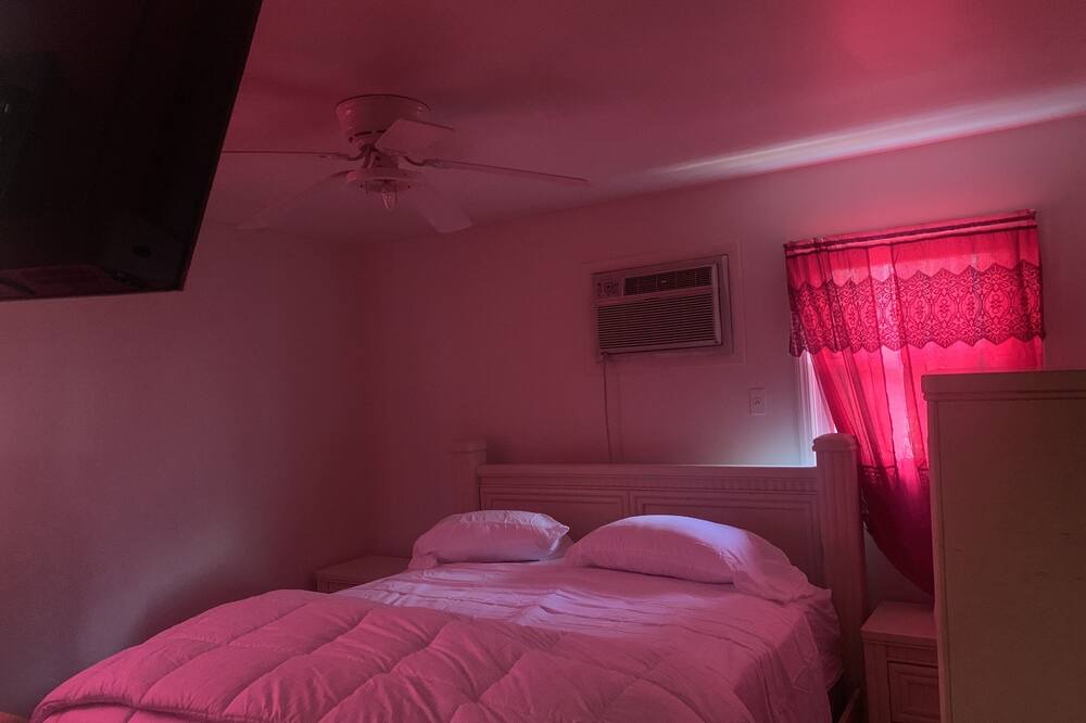 Photo of Bedroom in Linden
