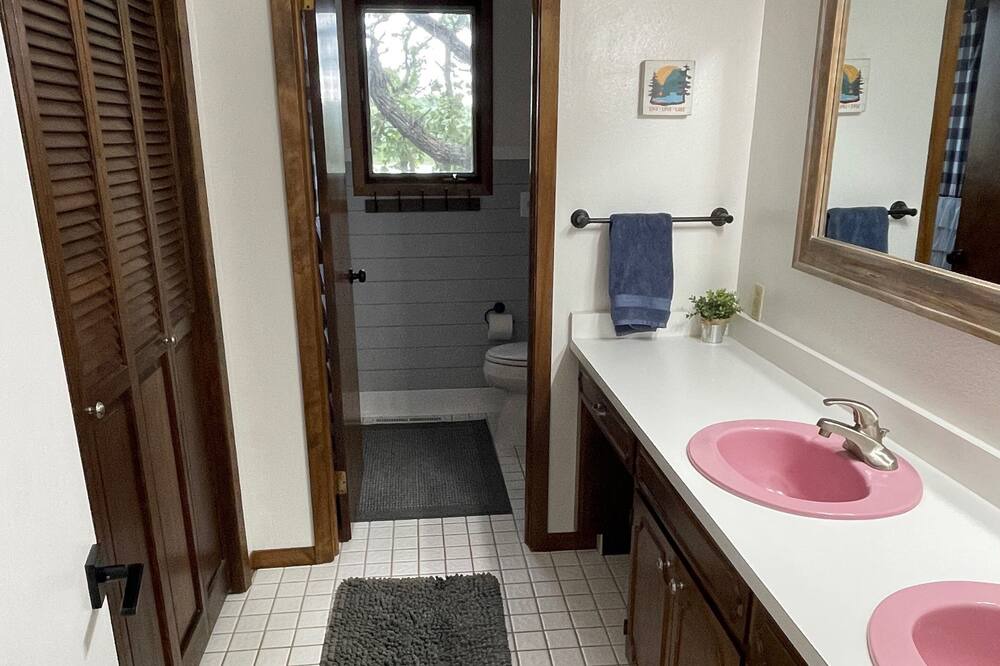 Photo of Bathroom in Windom