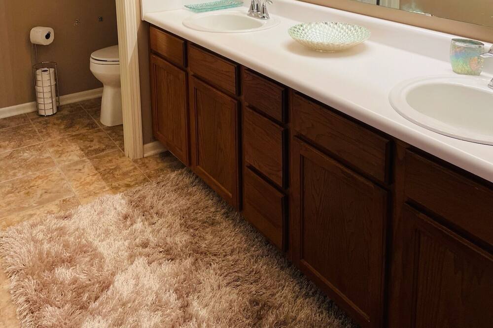 Photo of Bathroom in Wayne