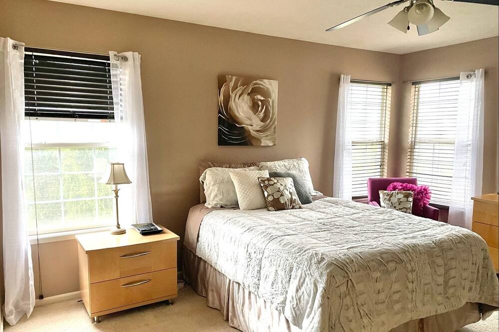 Photo of Bedroom in Wayne