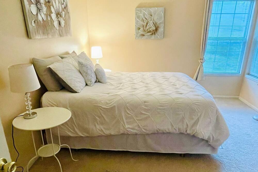 Photo of Bedroom in Wayne