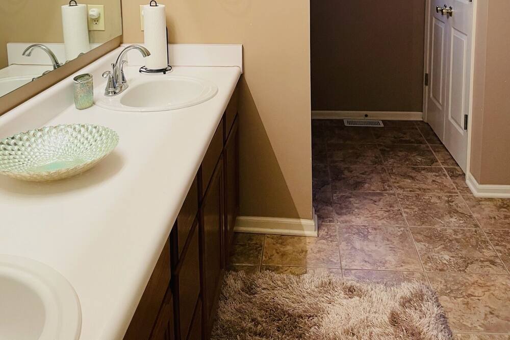 Photo of Bathroom in Wayne