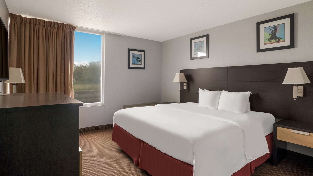 Photo of Bedroom in Alice