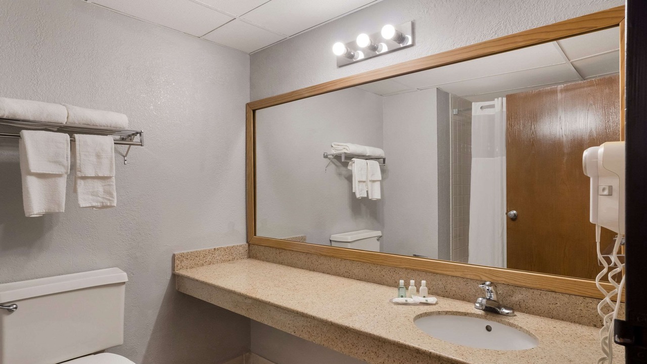 Photo of Bathroom in Alice