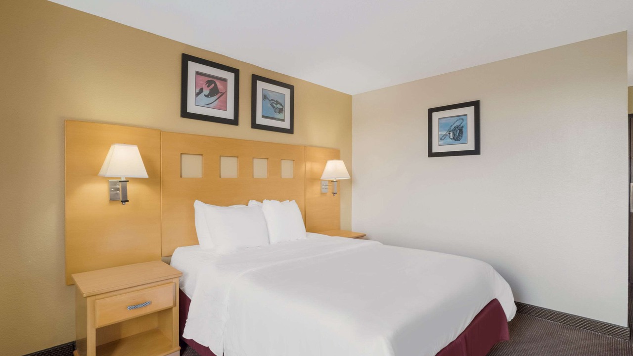 Photo of Bedroom in Alice