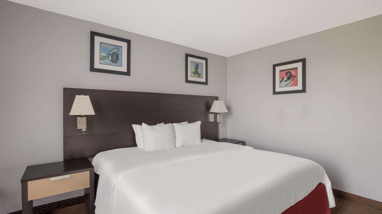 Photo of Bedroom in Alice