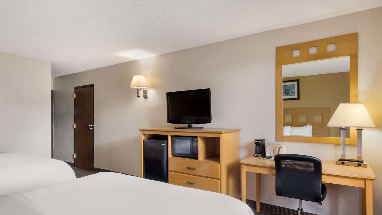 Photo of Bedroom in Alice