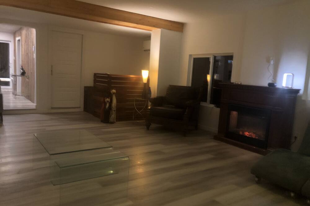 Photo of Livingroom in Saint-Alphonse-Rodriguez