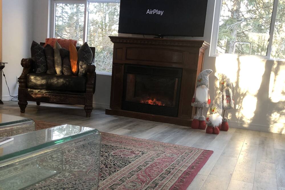 Photo of Livingroom in Saint-Alphonse-Rodriguez