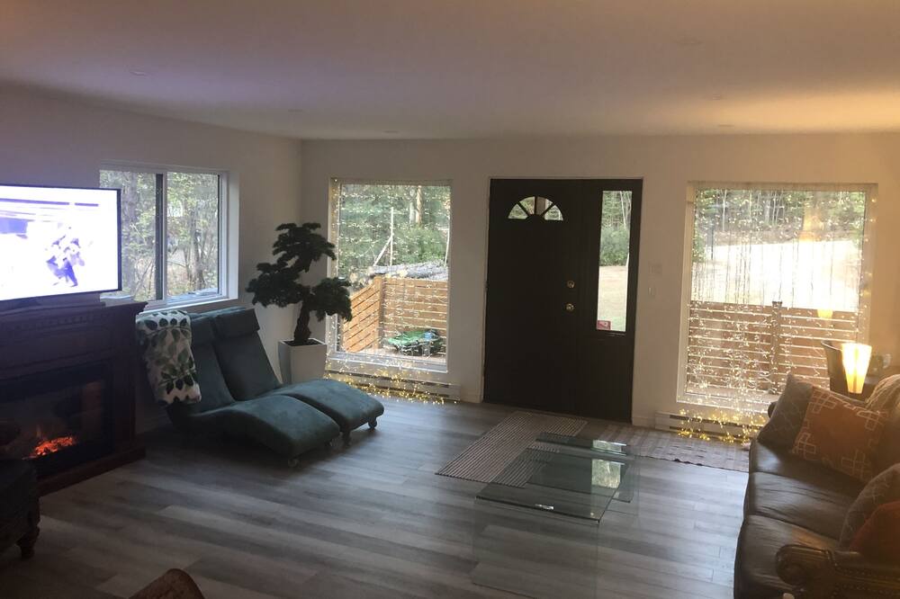 Photo of Livingroom in Saint-Alphonse-Rodriguez