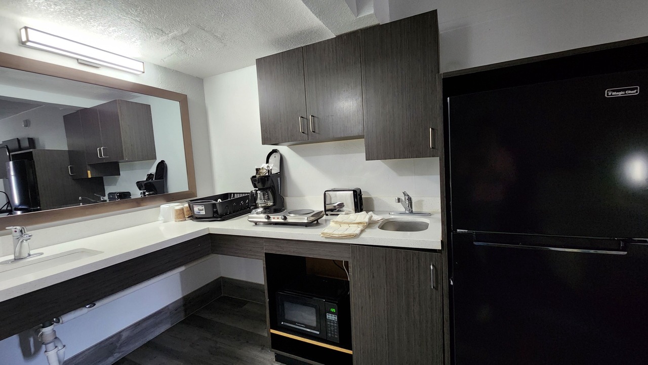 Photo of Kitchen in Willow Meadows/Willowbend Area