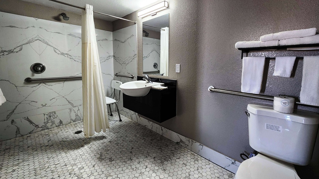 Photo of Bathroom in Willow Meadows/Willowbend Area