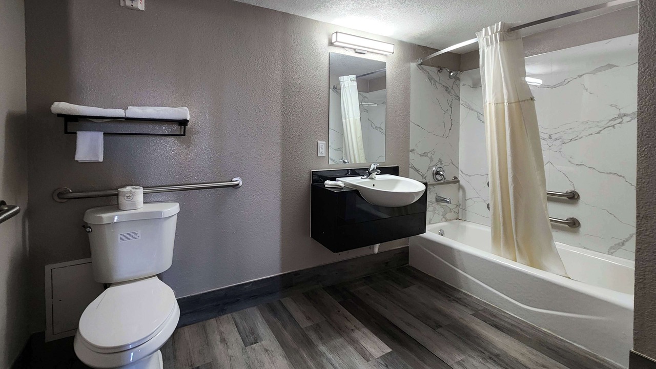 Photo of Bathroom in Willow Meadows/Willowbend Area