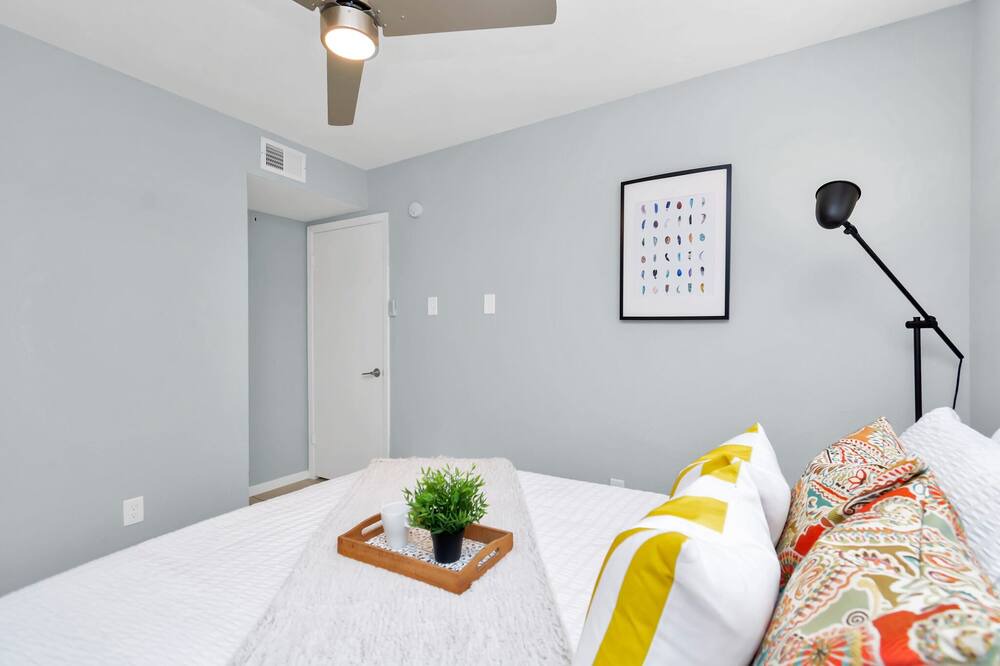 Photo of Bedroom in Greenway Plaza-Upper Kirby