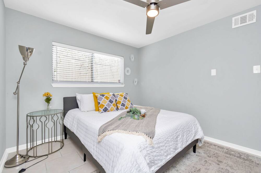Photo of Bedroom in Greenway Plaza-Upper Kirby