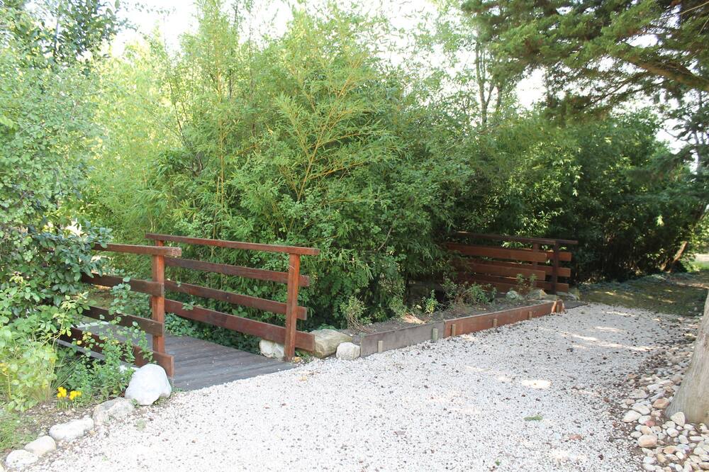 Photo of Outdoor in Loriol-du-Comtat