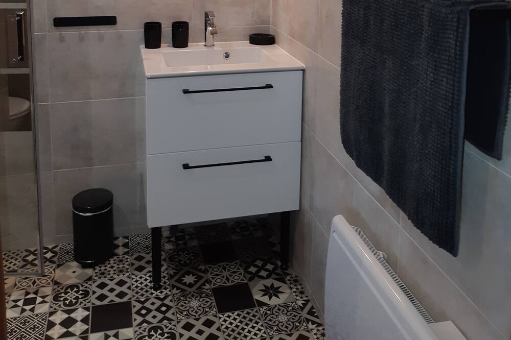 Photo of Bathroom in Loriol-du-Comtat