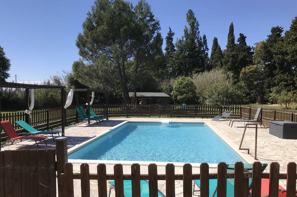 Photo of Outdoor in Loriol-du-Comtat