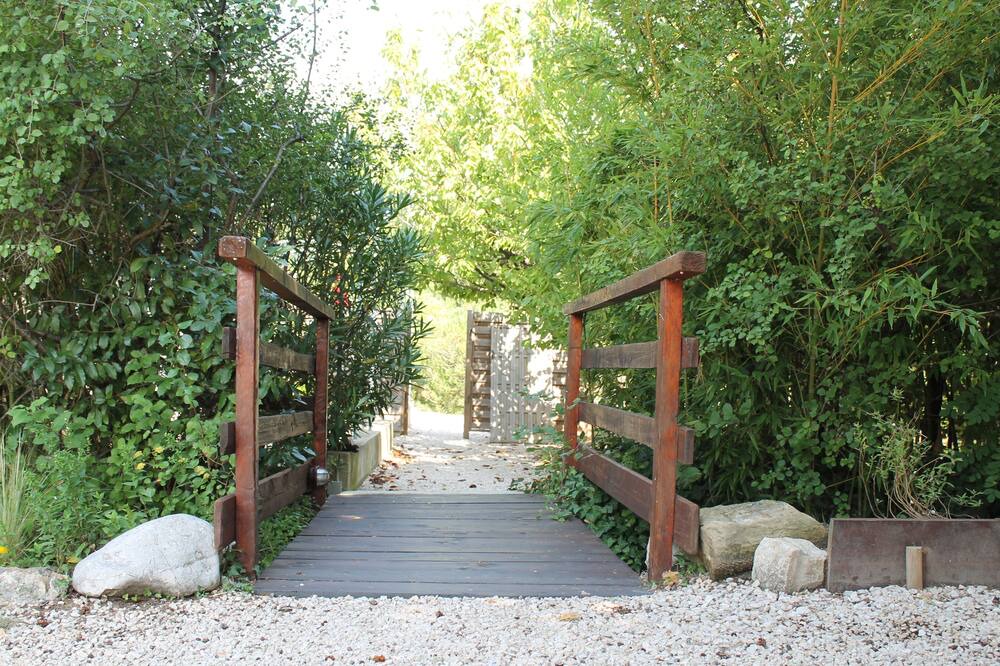 Photo of Outdoor in Loriol-du-Comtat