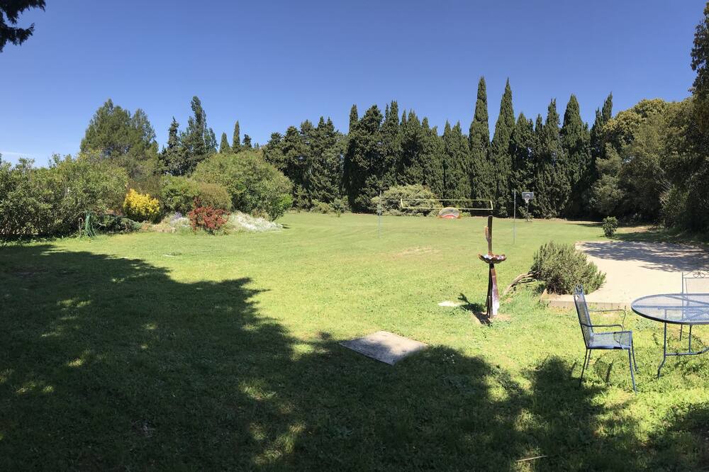 Photo of Outdoor in Loriol-du-Comtat