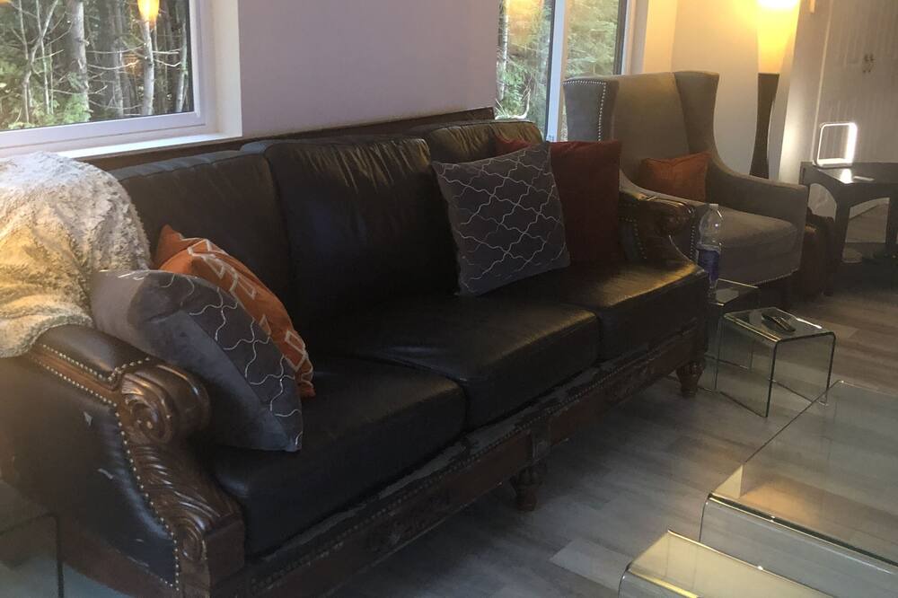 Photo of Livingroom in Saint-Alphonse-Rodriguez