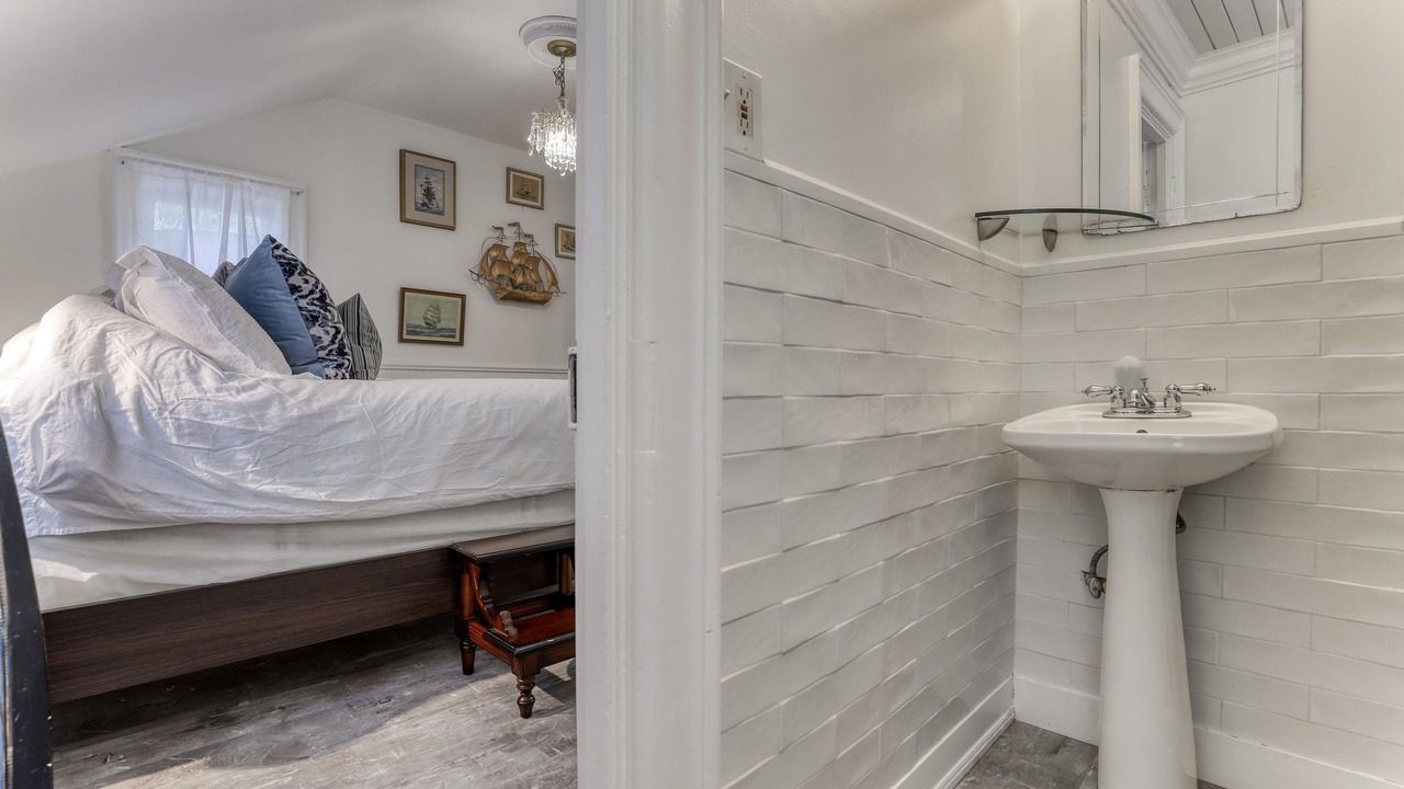 Photo of Bathroom in Gananoque