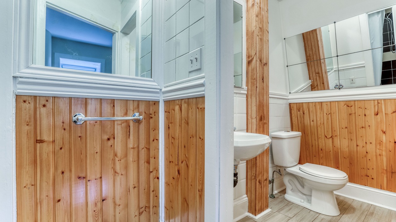 Photo of Bathroom in Gananoque