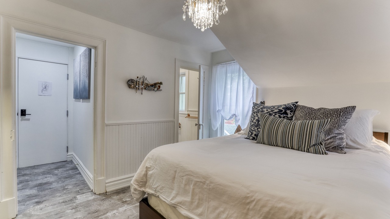 Photo of Bedroom in Gananoque