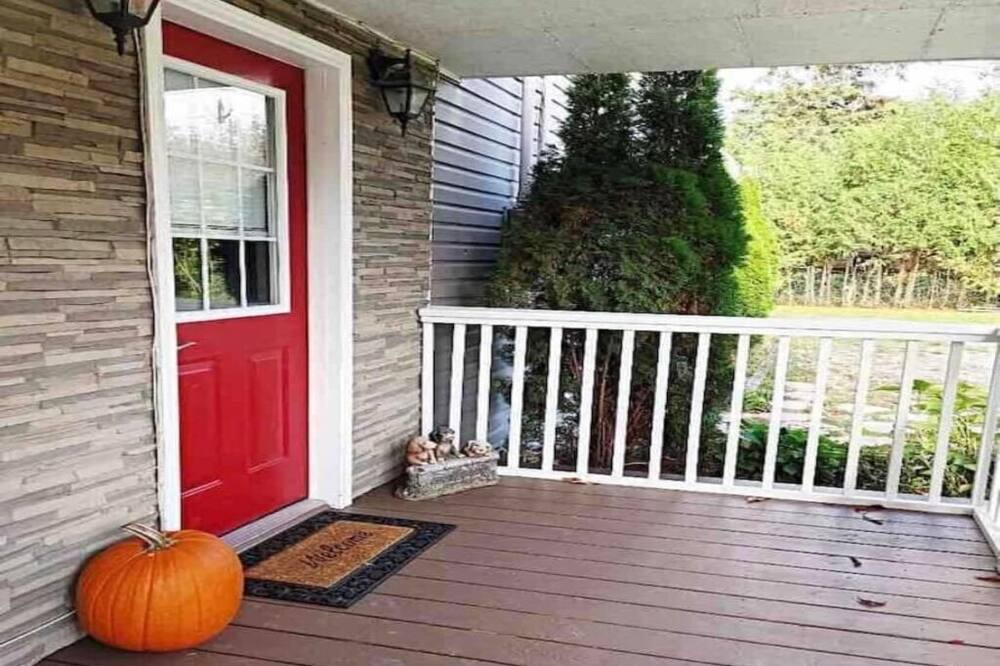 Photo of Patio Balcony in Georgina