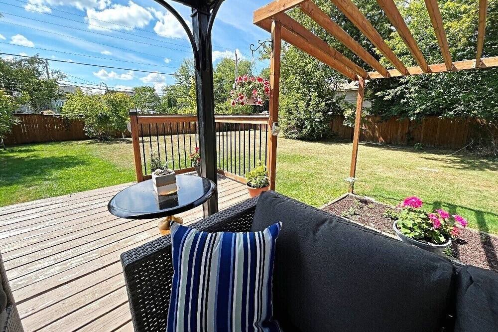 Photo of Patio Balcony in Georgina