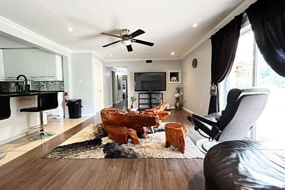 Photo of Livingroom in Georgina